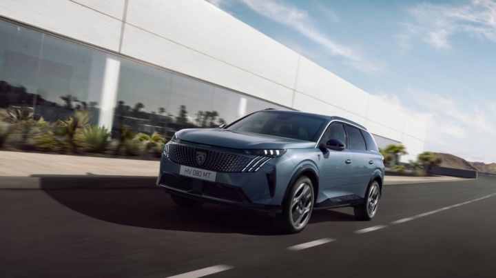 peugeot-suv-E-5008-électrique-valence-drome