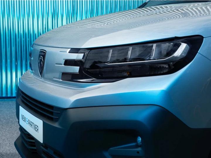 vue-avant-e-partner-utilitaire-electrique-peugeot-valence-drome