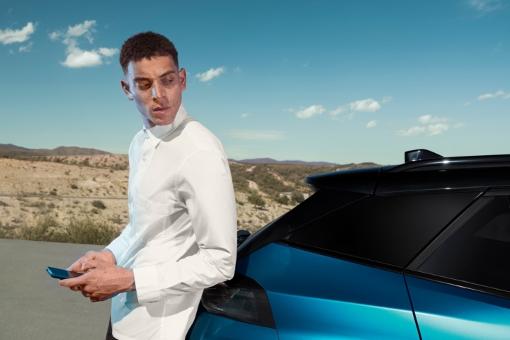peugeot-2008-hybride-connecte-location-drome-ardeche